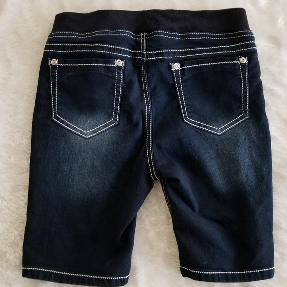 Shorts - Picture 2 of 3